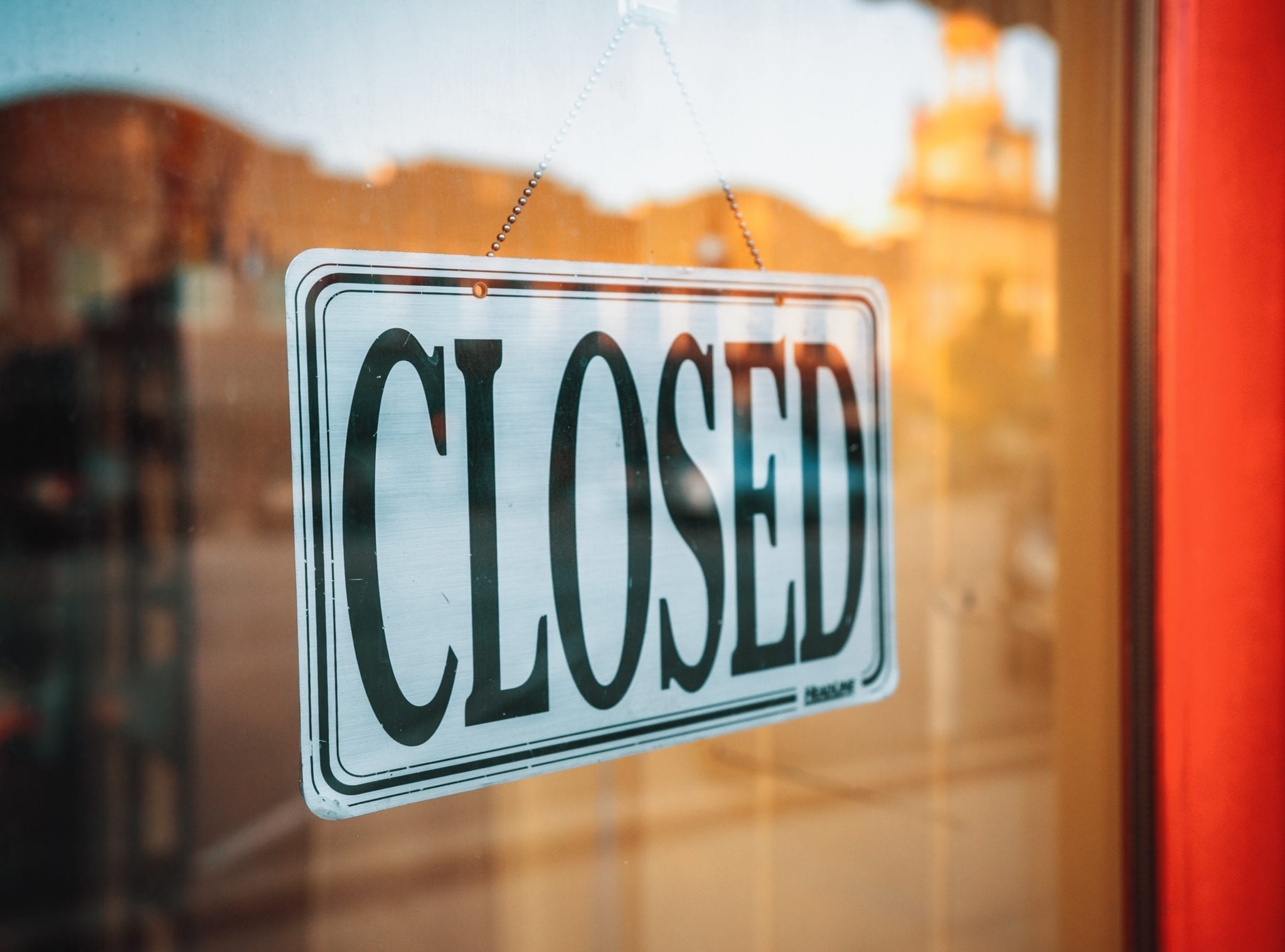 e-commerce represented by "closed" store sign